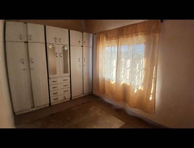 2 BEDROOM HOUSE FOR SALE IN MONTFORD